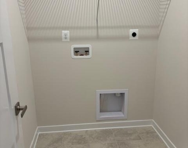 10140 Lake Linganore Boulevard - Photo Thumbnail 10