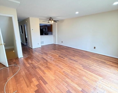 6957 Rockfield Road - Photo Thumbnail 4
