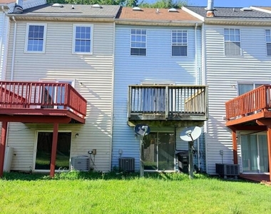 6957 Rockfield Road - Photo Thumbnail 21