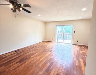 6957 Rockfield Road - Photo Thumbnail 5