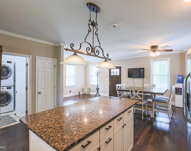 215 Clarendon Avenue - Photo Thumbnail 29