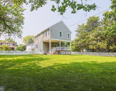 215 Clarendon Avenue - Photo Thumbnail 7