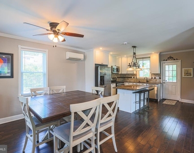 215 Clarendon Avenue - Photo Thumbnail 18
