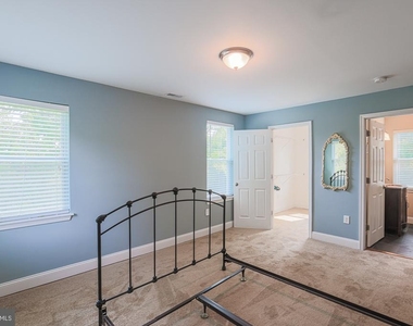 215 Clarendon Avenue - Photo Thumbnail 39