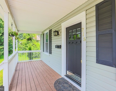 215 Clarendon Avenue - Photo Thumbnail 14