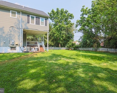 215 Clarendon Avenue - Photo Thumbnail 5