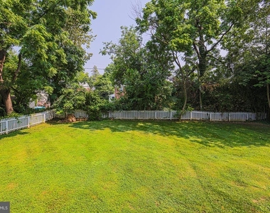 215 Clarendon Avenue - Photo Thumbnail 13