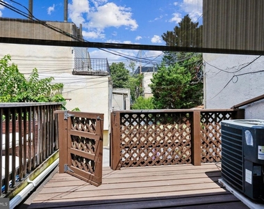 2106 Fleet Street - Photo Thumbnail 25