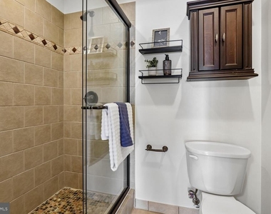 2106 Fleet Street - Photo Thumbnail 21