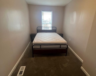 3704 W Belvedere Avenue - Photo Thumbnail 6