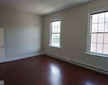 804 Cathedral St - Photo Thumbnail 4