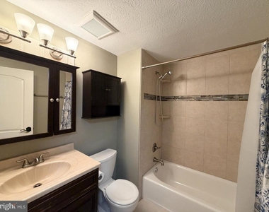1458 Ashwood Court - Photo Thumbnail 5