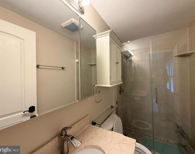 1458 Ashwood Court - Photo Thumbnail 11