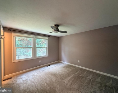 1458 Ashwood Court - Photo Thumbnail 10