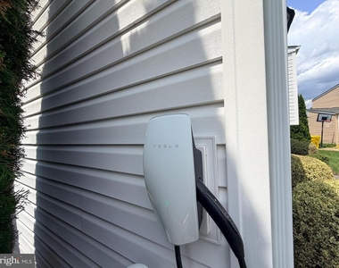 1458 Ashwood Court - Photo Thumbnail 16