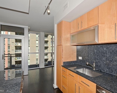 1025 1st Street Se - Photo Thumbnail 4