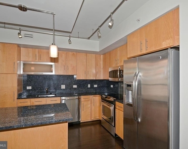1025 1st Street Se - Photo Thumbnail 2