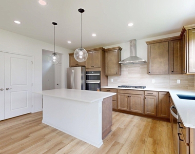 826 Kuss Drive - Photo Thumbnail 18