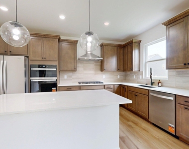 826 Kuss Drive - Photo Thumbnail 19
