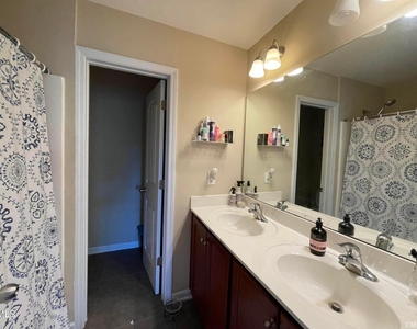 1002 Summerhouse Road - Photo Thumbnail 9