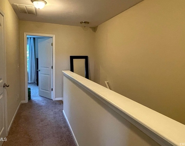 1002 Summerhouse Road - Photo Thumbnail 10