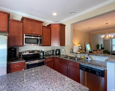 1002 Summerhouse Road - Photo Thumbnail 3