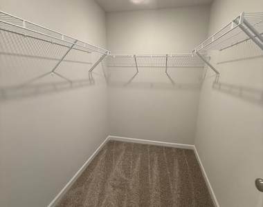 260 Ravenscraig Park Place - Photo Thumbnail 11