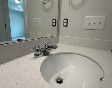 260 Ravenscraig Park Place - Photo Thumbnail 14