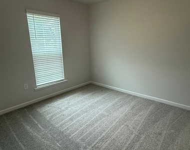 260 Ravenscraig Park Place - Photo Thumbnail 20