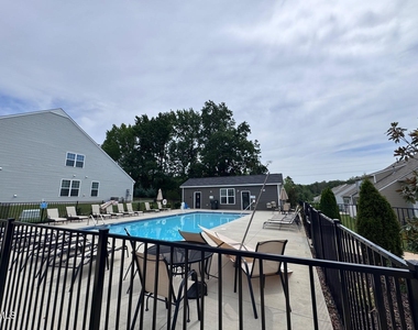 904 Hillman Lane - Photo Thumbnail 23