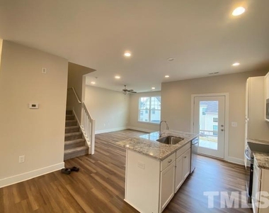 904 Hillman Lane - Photo Thumbnail 20