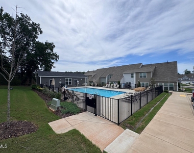 904 Hillman Lane - Photo Thumbnail 25