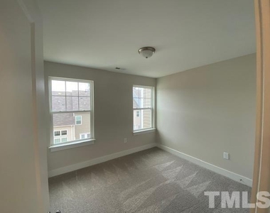 904 Hillman Lane - Photo Thumbnail 7