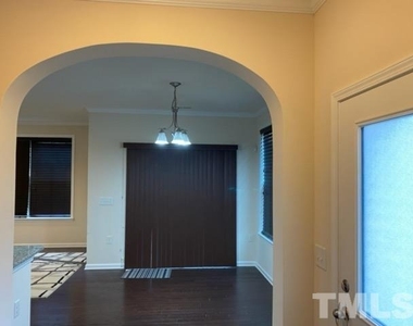931 Contessa Drive - Photo Thumbnail 6