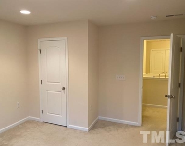 931 Contessa Drive - Photo Thumbnail 5