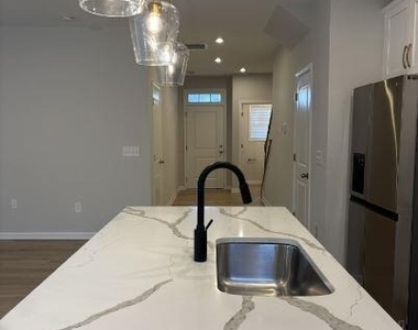 3400 Star View Drive - Photo Thumbnail 5