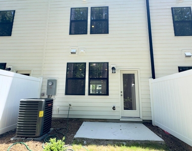 1529 Crescent Townes Way - Photo Thumbnail 38