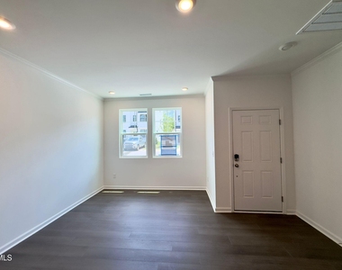 1529 Crescent Townes Way - Photo Thumbnail 4