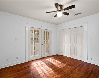 1202 E 13th St - Photo Thumbnail 10