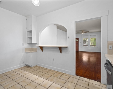 1202 E 13th St - Photo Thumbnail 7