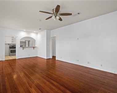 1202 E 13th St - Photo Thumbnail 3