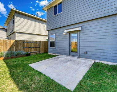202 Driftwood Ln - Photo Thumbnail 21