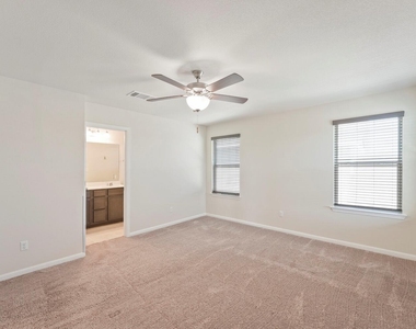 202 Driftwood Ln - Photo Thumbnail 16