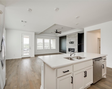 4509 Lucabella Ln - Photo Thumbnail 8