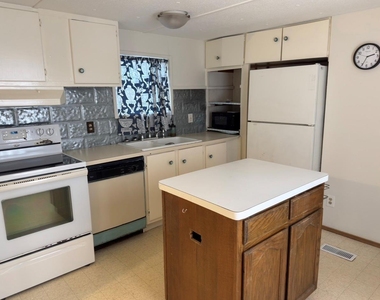 301 Whitetail Ln - Photo Thumbnail 14