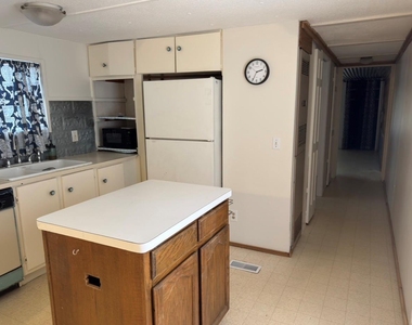 301 Whitetail Ln - Photo Thumbnail 16
