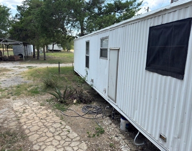 301 Whitetail Ln - Photo Thumbnail 4