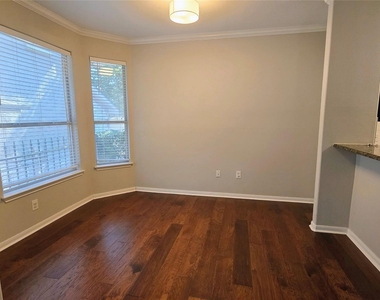 3300 Forest Creek Dr - Photo Thumbnail 5