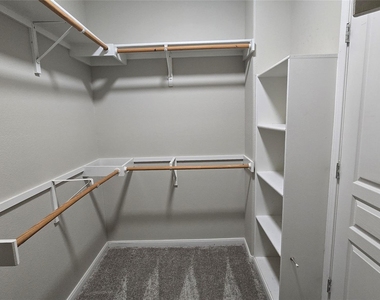 3300 Forest Creek Dr - Photo Thumbnail 14