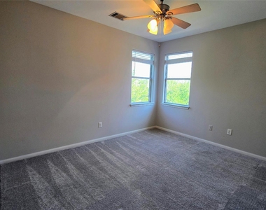 3300 Forest Creek Dr - Photo Thumbnail 17